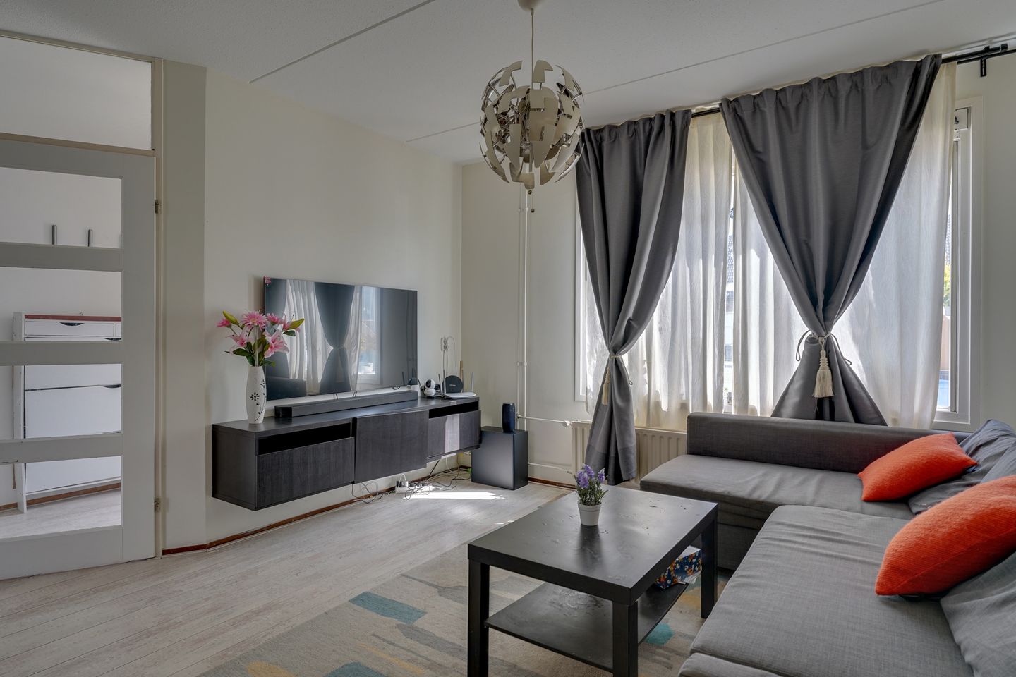 Photo 5 of Leostraat 84