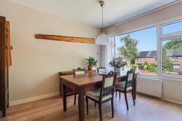 Photo 7 of Kamillestraat 9