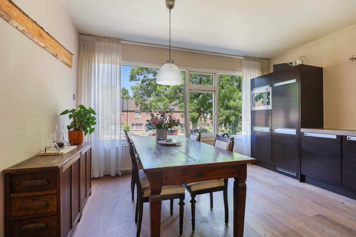 Photo 8 of Kamillestraat 9