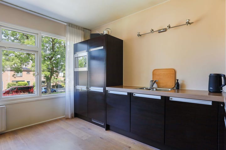 Photo 12 of Kamillestraat 9