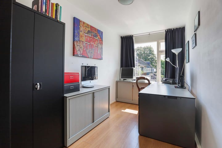 Photo 15 of Kamillestraat 9