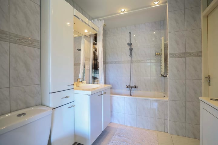 Photo 19 of Kamillestraat 9