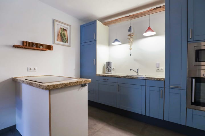 Photo 23 of Kamillestraat 9