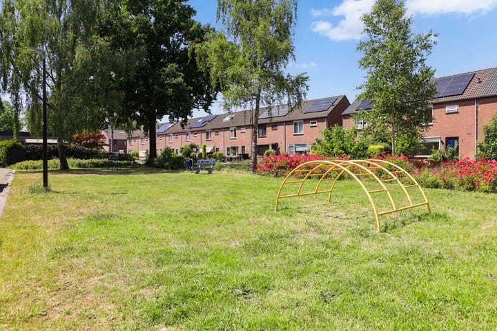 Photo 36 of Kamillestraat 9