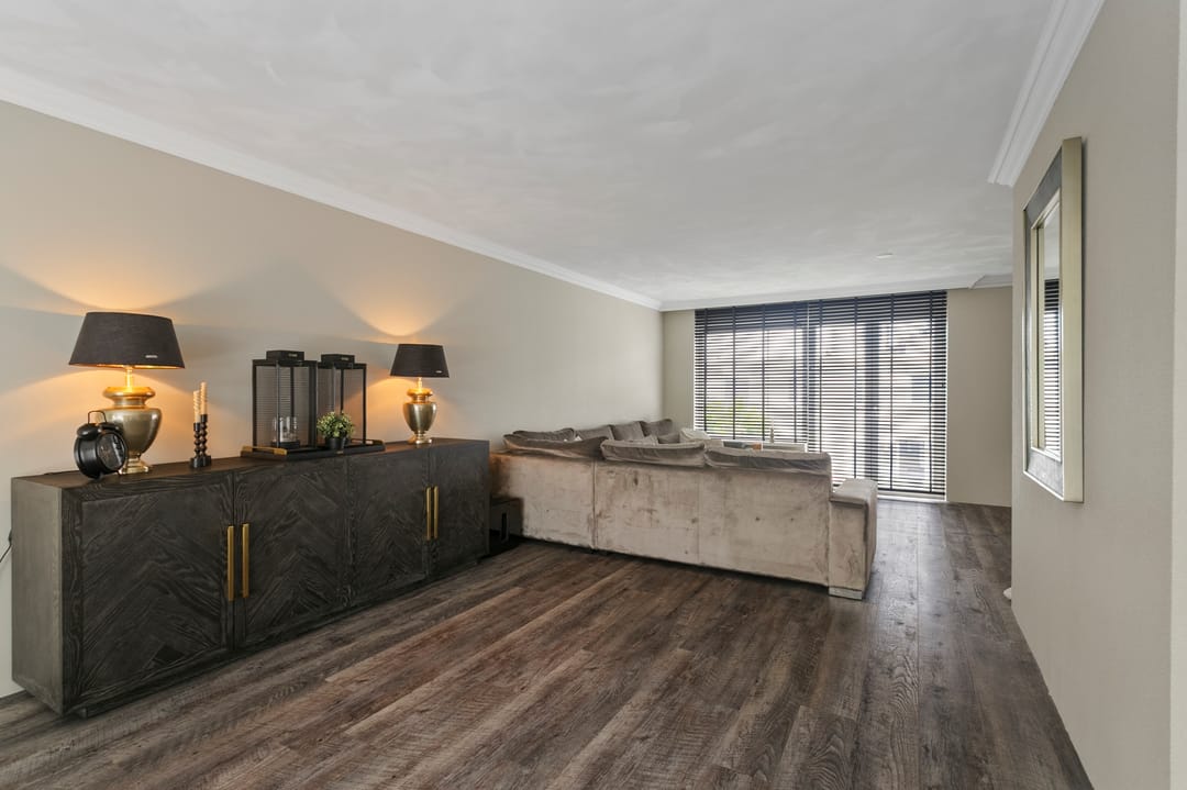 Photo 22 of Palissander 216