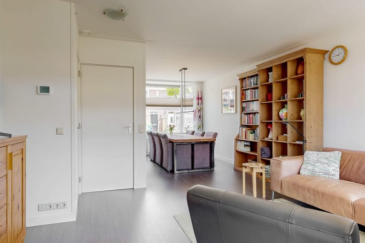 Photo 9 of Esdoornlaan 17