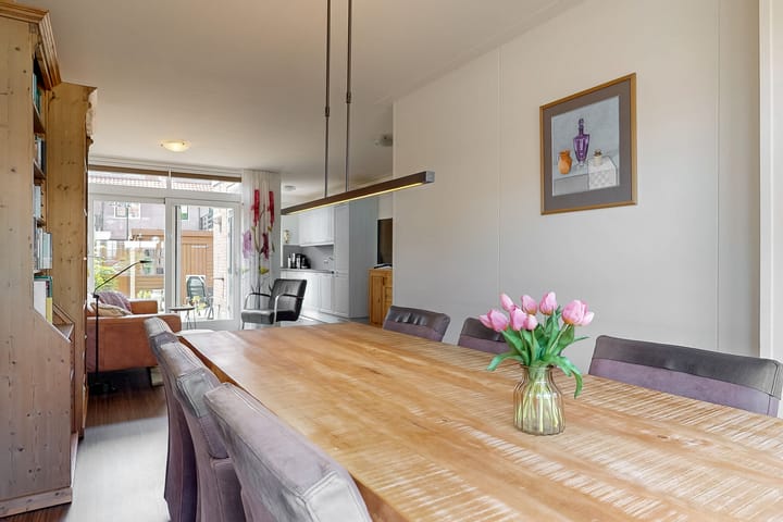 Photo 12 of Esdoornlaan 17