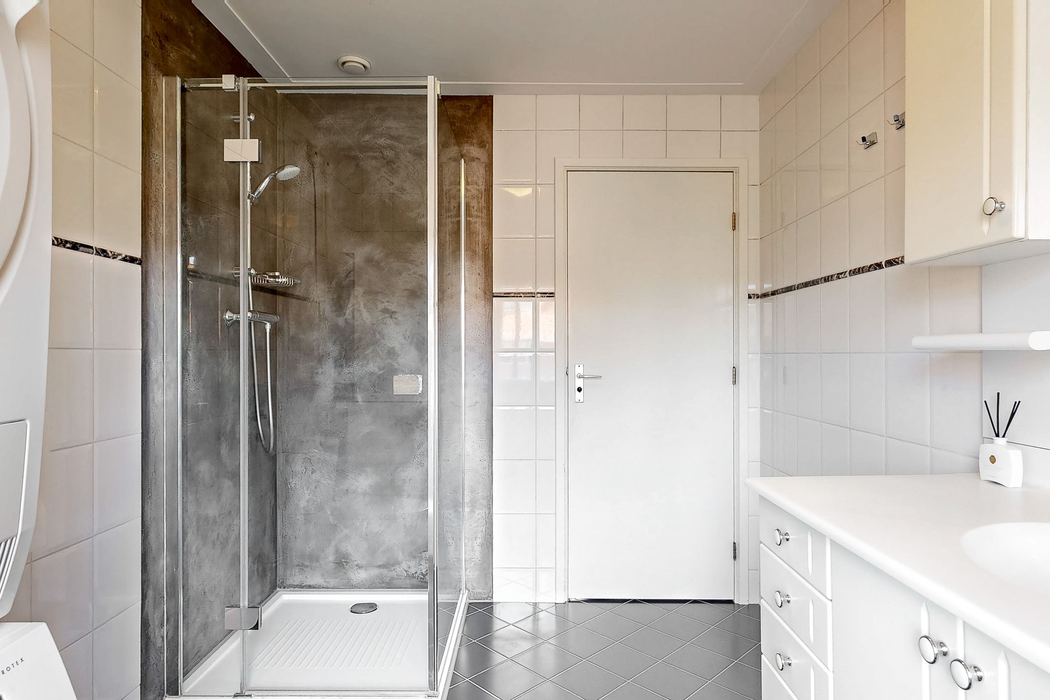 Photo 18 of Esdoornlaan 17