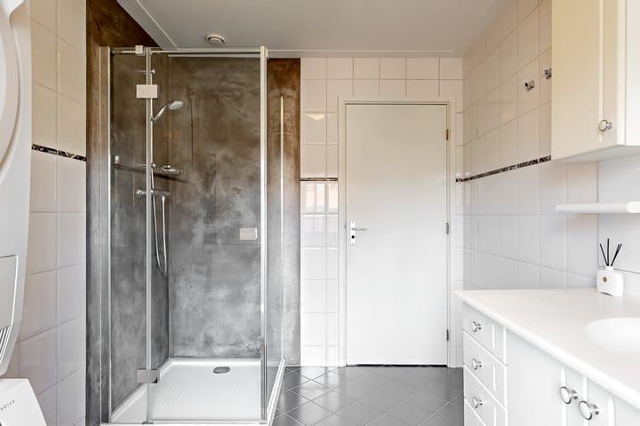 Photo 18 of Esdoornlaan 17