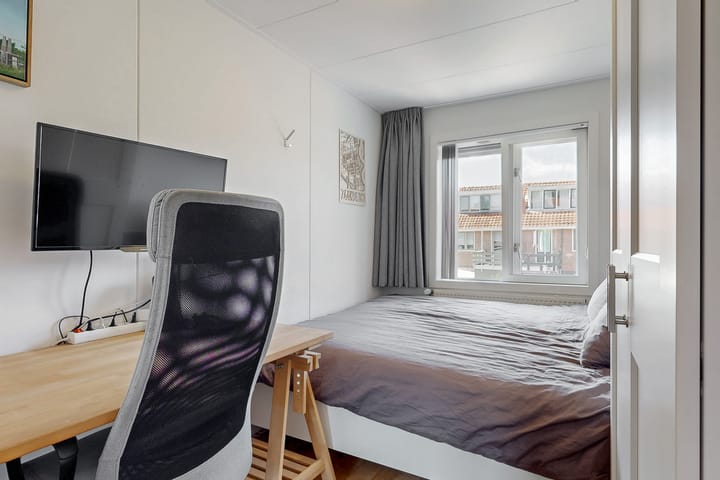 Photo 22 of Esdoornlaan 17