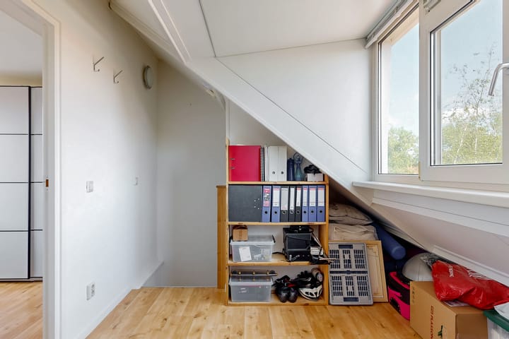 Photo 26 of Esdoornlaan 17