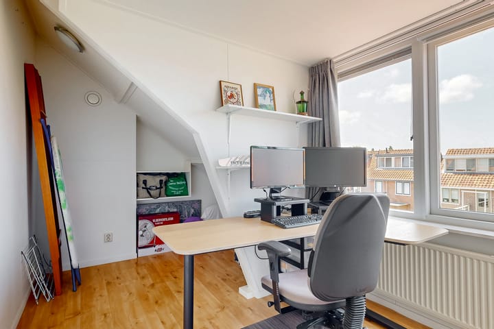 Photo 27 of Esdoornlaan 17