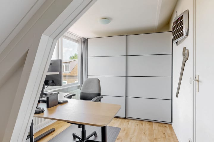 Photo 28 of Esdoornlaan 17