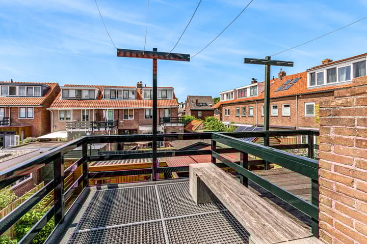 Photo 32 of Esdoornlaan 17