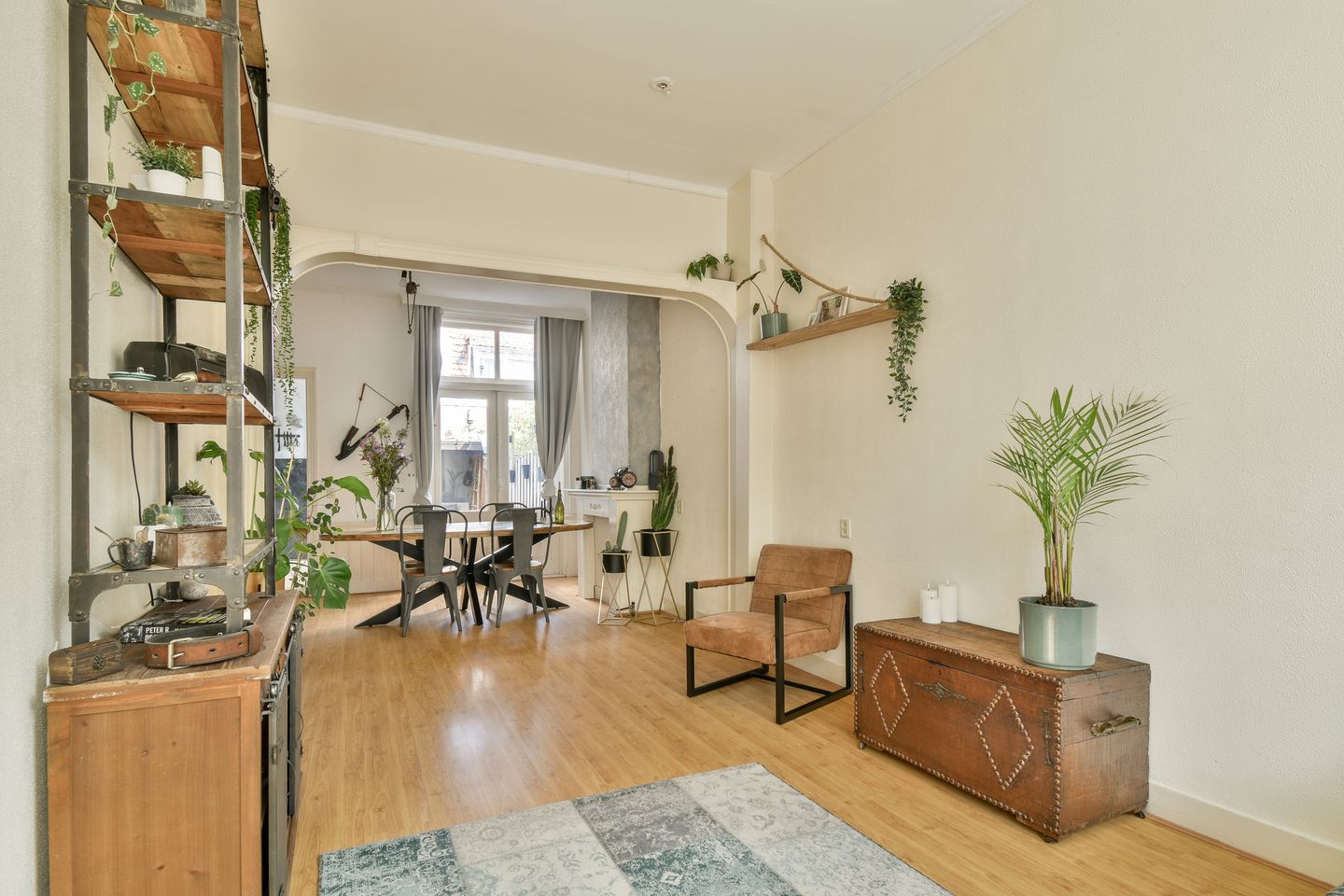 Photo 10 of Huygensstraat 49