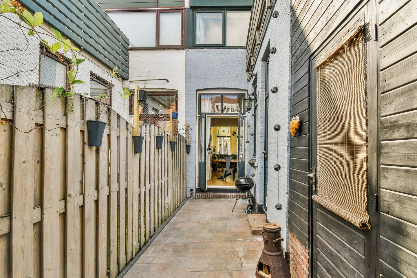 Photo 19 of Huygensstraat 49