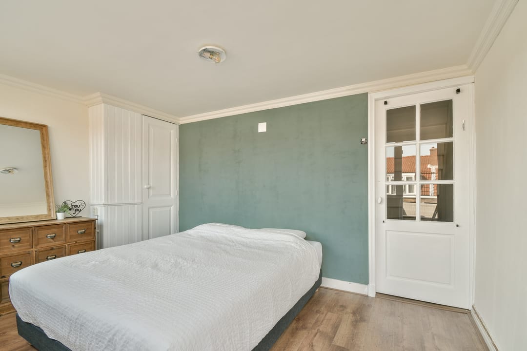 Photo 26 of Huygensstraat 49