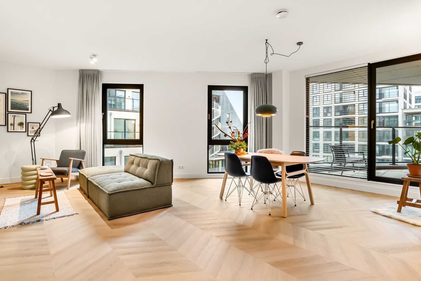 Photo 10 of Dudokstraat 84