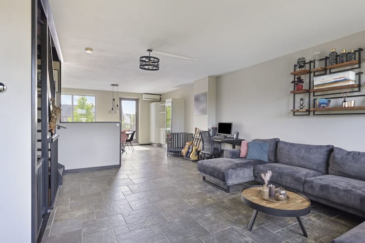 Photo 17 of Olijfhout 30