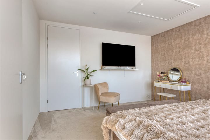 Photo 26 of Tanzaniet 13