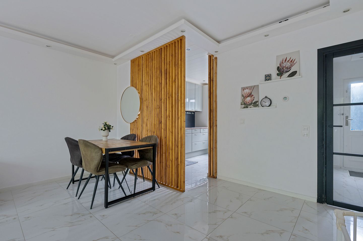 Photo 5 of Dogkardrift 12