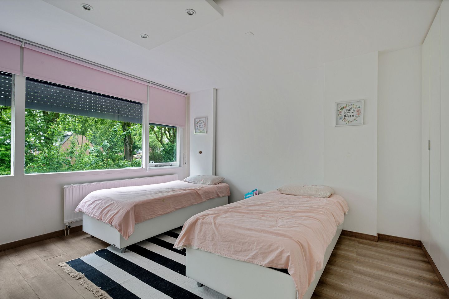 Photo 10 of Dogkardrift 12