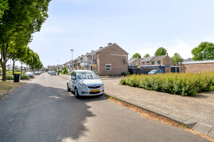 Photo 38 of Kapelaan Sourenstraat 13