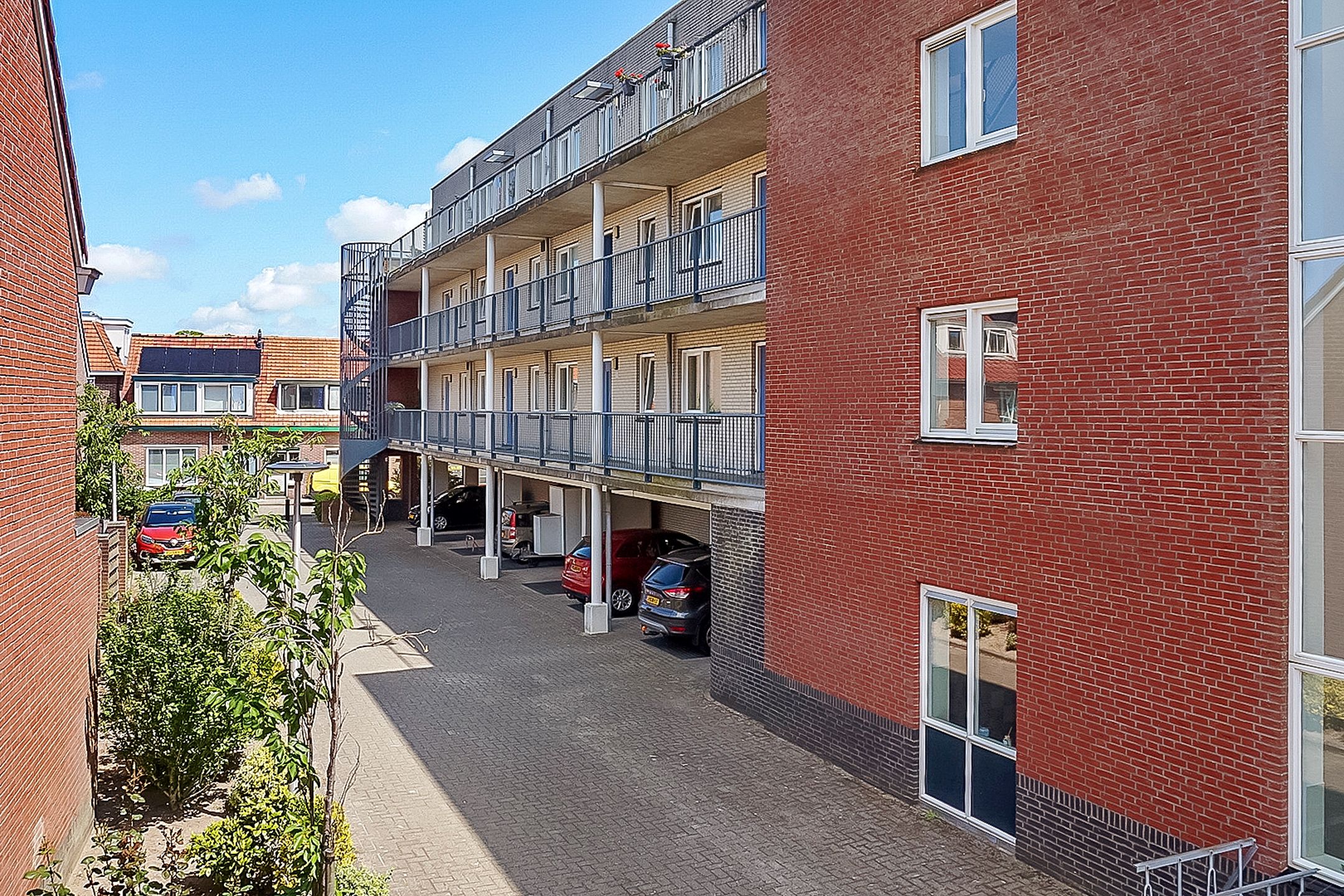 Foto 6 van Julianastraat 120