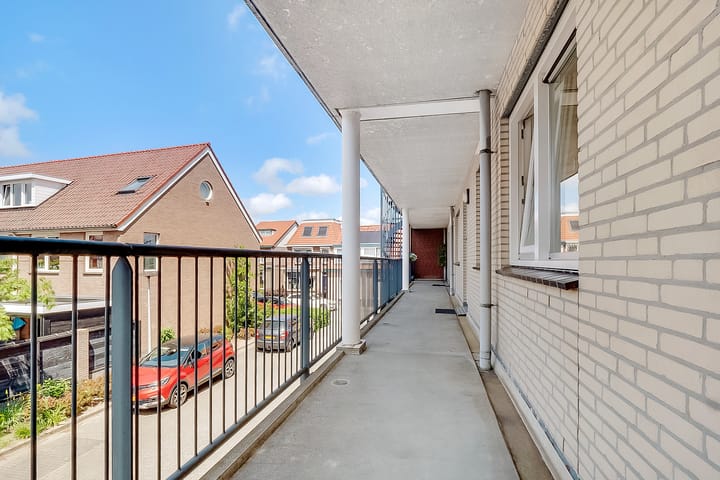 Foto 9 van Julianastraat 120