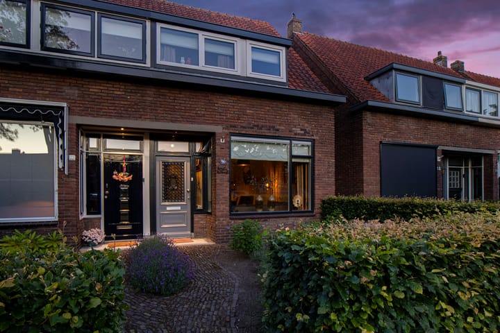 Foto 2 van Dahliastraat 20