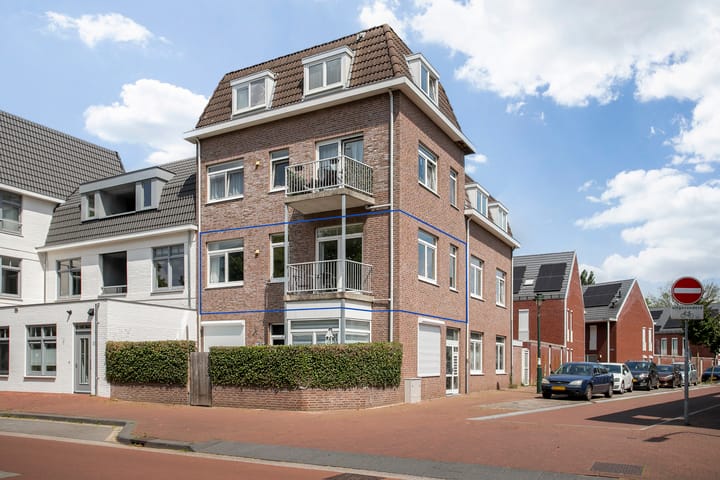 Photo 1 of Willem Deckersstraat 2-B