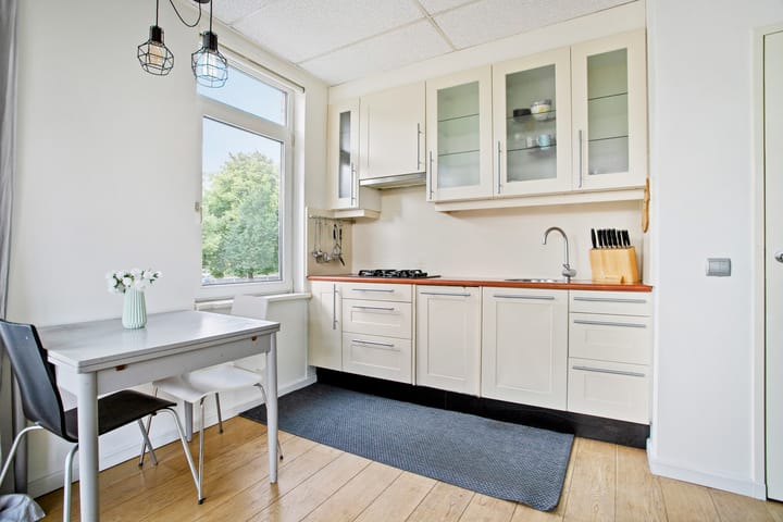 Photo 7 of Willem Deckersstraat 2-B