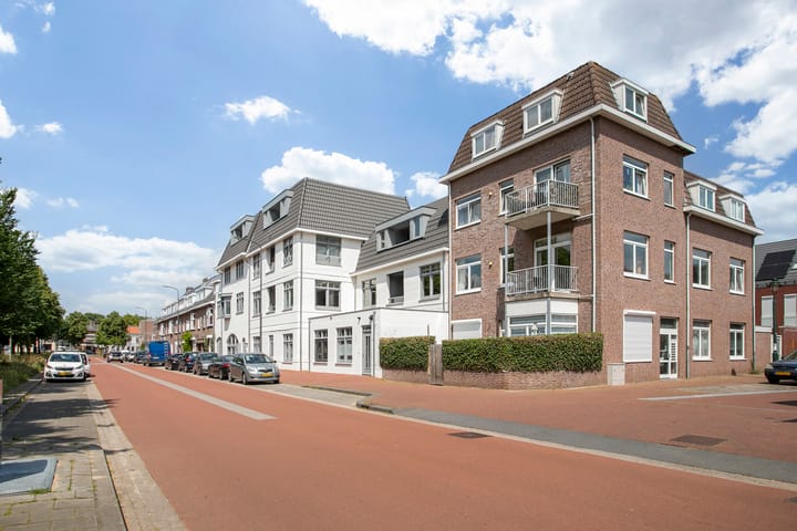 Photo 16 of Willem Deckersstraat 2-B
