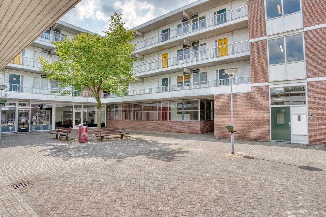 Foto 1 van Rivierenplein 64