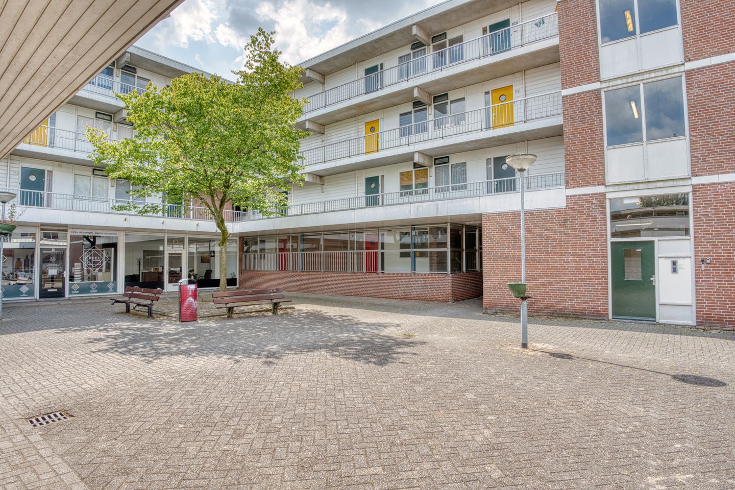 Foto 1 van Rivierenplein 64