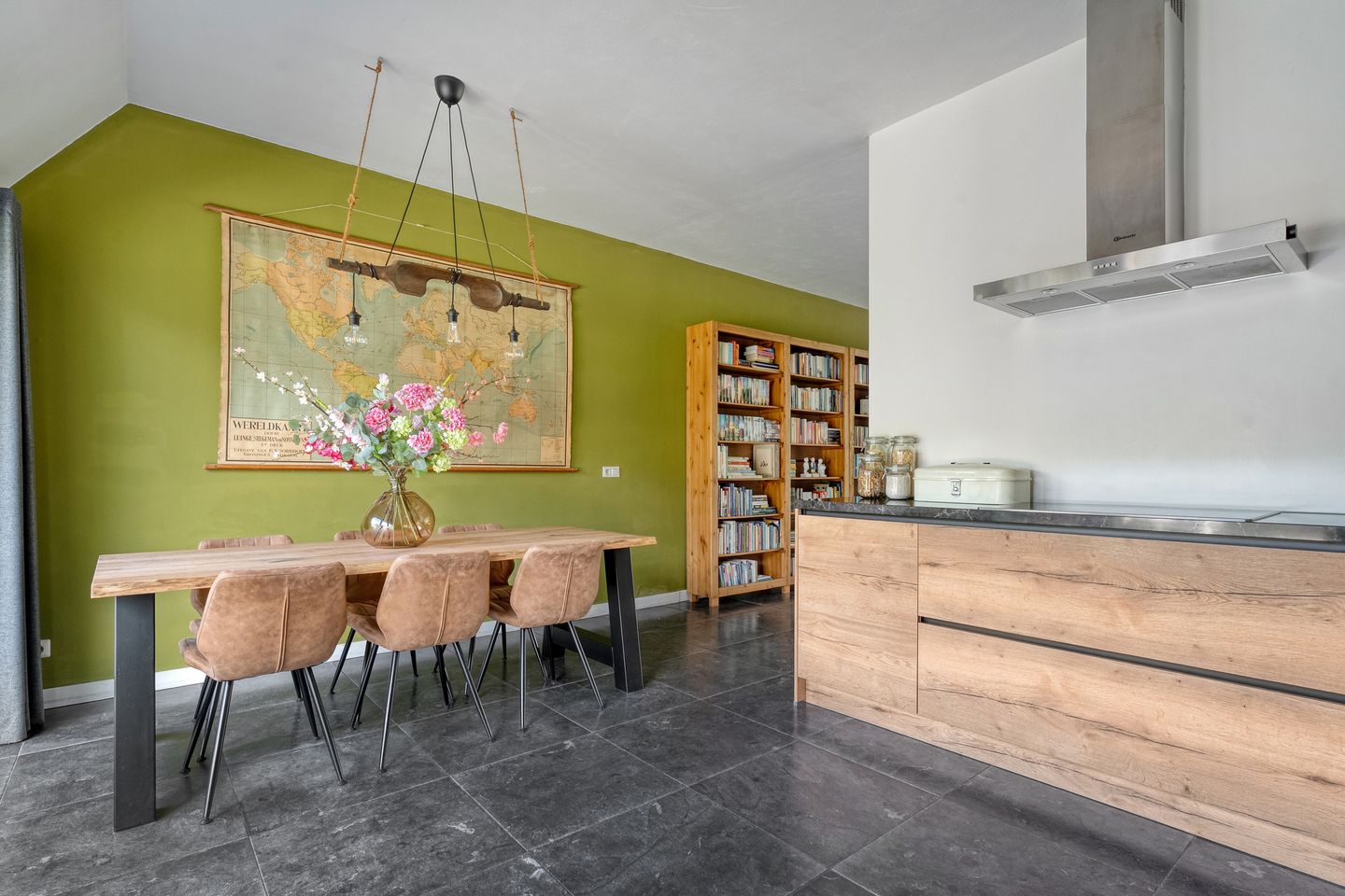 Photo 20 of Westeinde 206-A