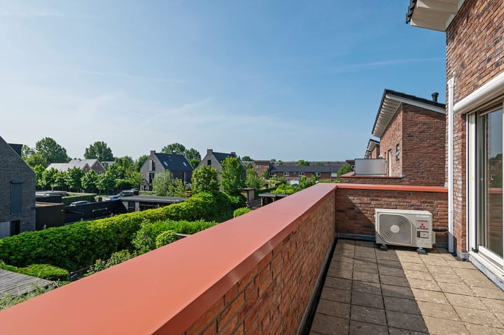 Foto 38 van Atletiekstraat 23