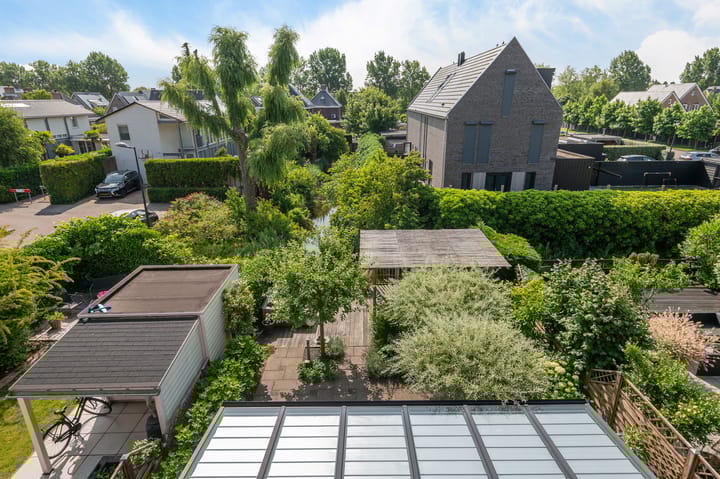 Foto 48 van Atletiekstraat 23