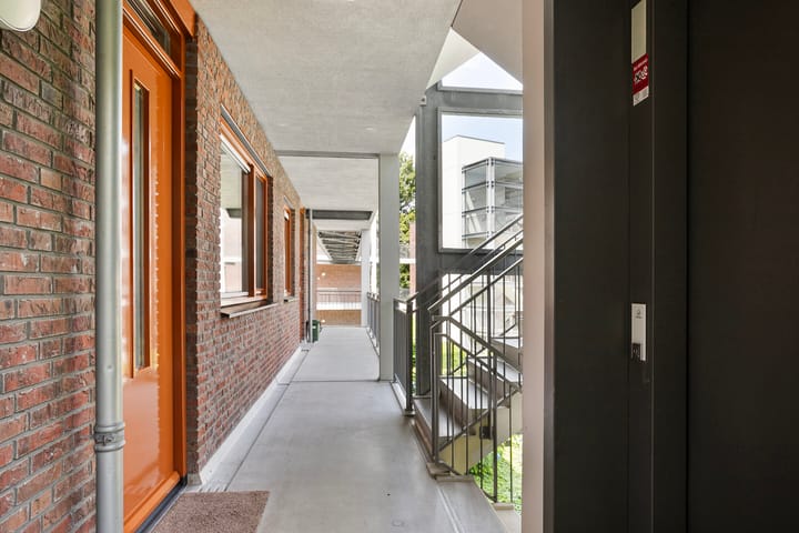 Photo 8 of Arnold van Rodelaan 83