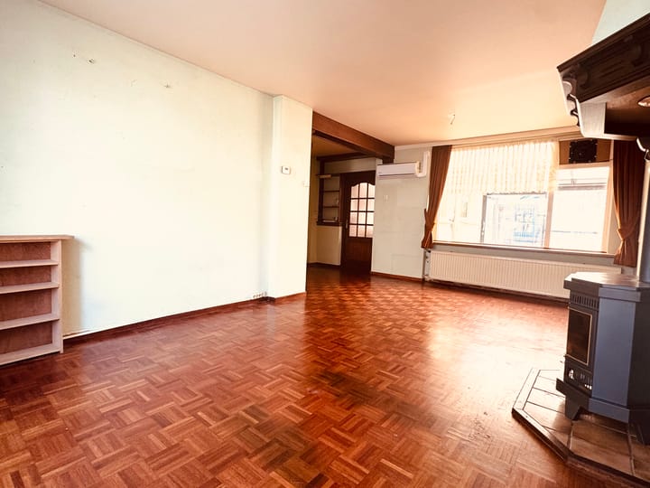 Photo 32 of Meidoornstraat 31