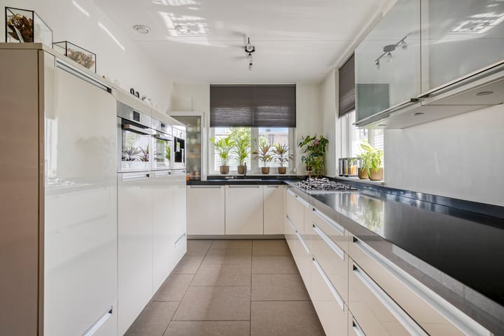 Photo 15 of Dutry van Haeftenstraat 15