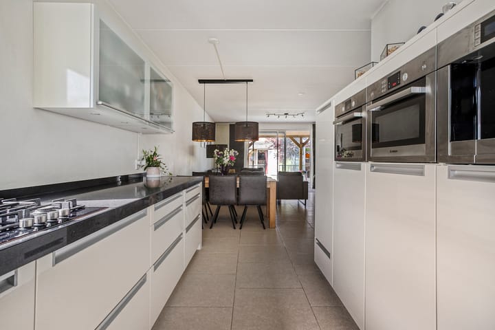 Photo 19 of Dutry van Haeftenstraat 15