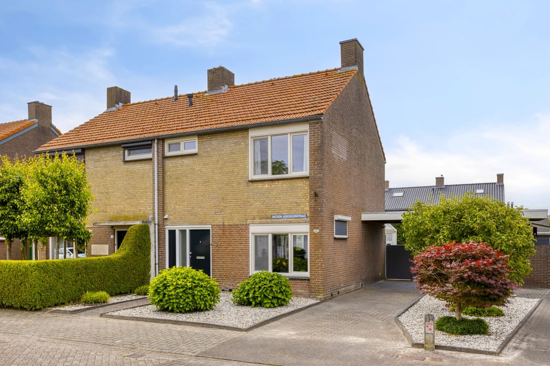 Foto 1 van Pastoor Vercoulenstraat 2