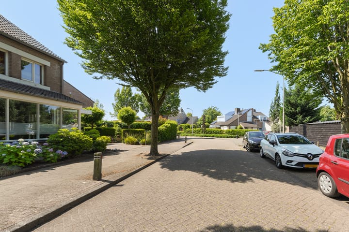 Foto 35 van Newtonlaan 59