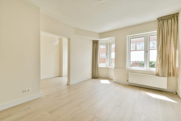 Foto 3 van James Cookstraat 18-2