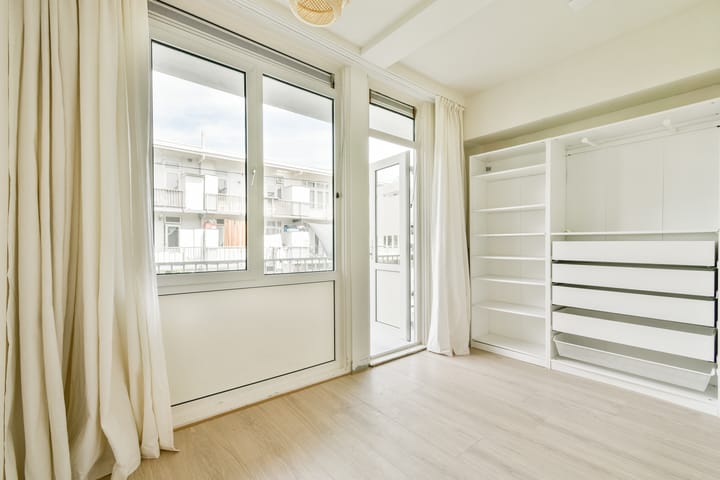 Foto 12 van James Cookstraat 18-2