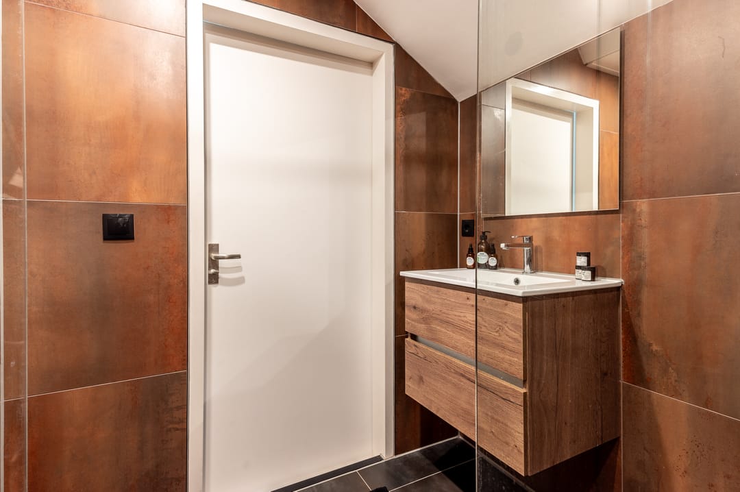 Photo 23 of Karveel 15 12