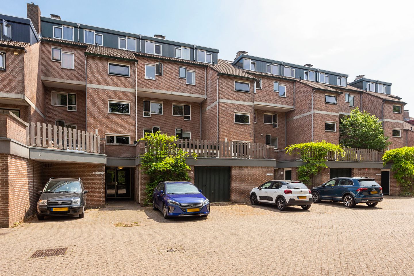 Foto 1 van Albert van Dalsumlaan 597