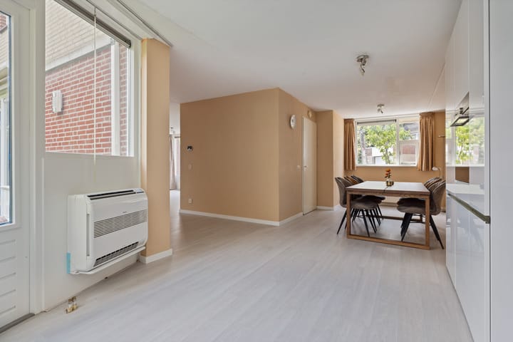 Foto 14 van State 63