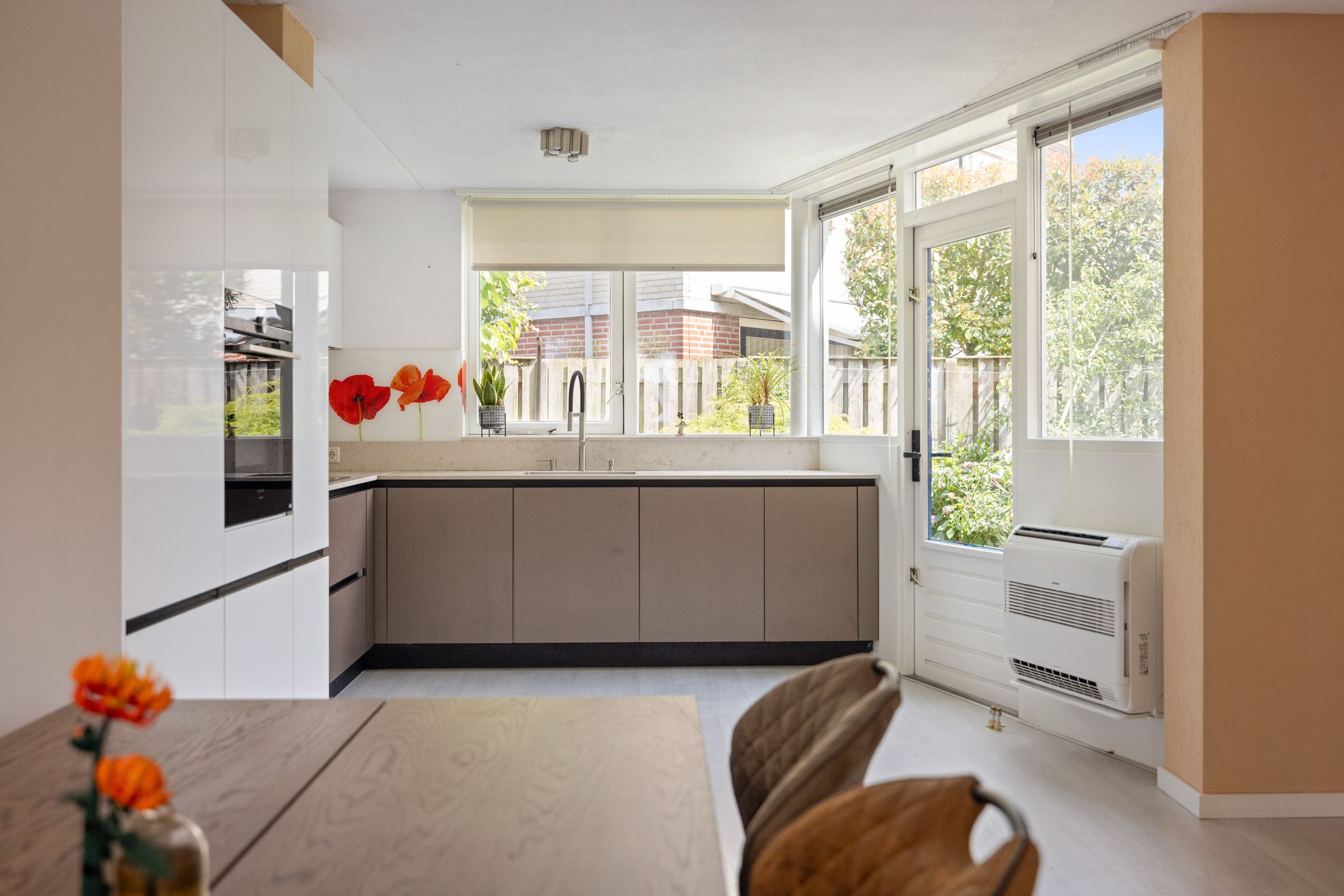 Foto 18 van State 63